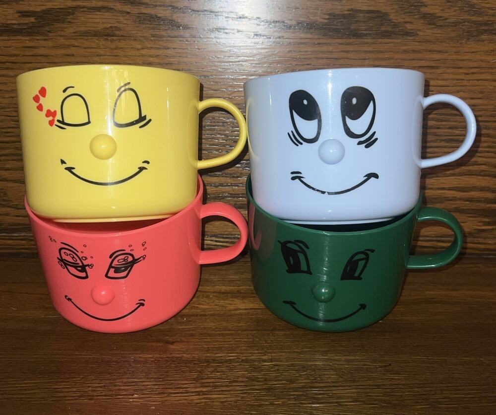 Kitschy Smiley Face Plastic Cups 1970's 3D Nose Dolce Vita